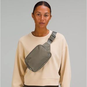 LULULEMON Everywhere belt bag Large 2L (grey sage)